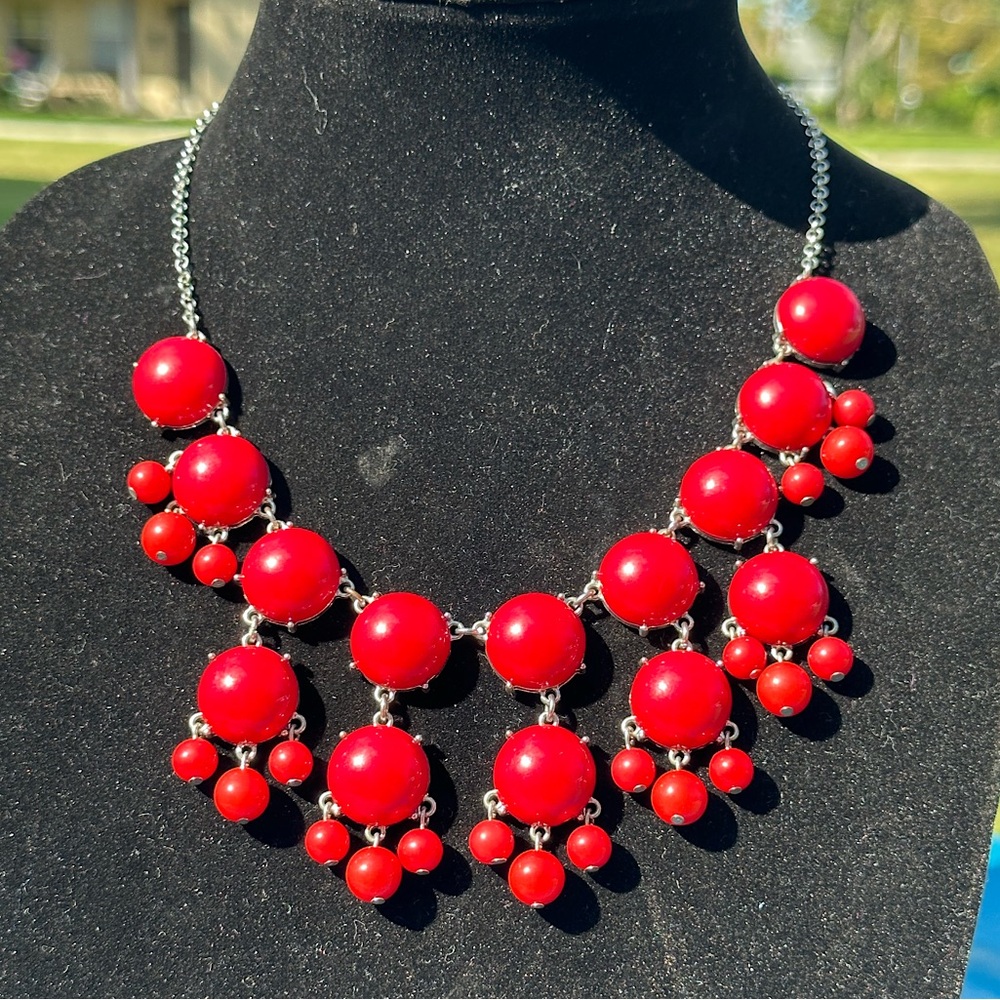 J. Crew Red Bubble Statement Necklace ❤️💋✨